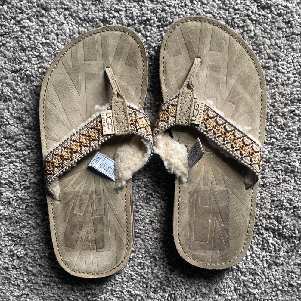 Women’s UGG sandals, size 5, great condition